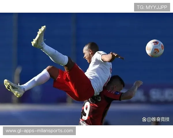 门将单臂封门，球迷炸出“神仙操作”